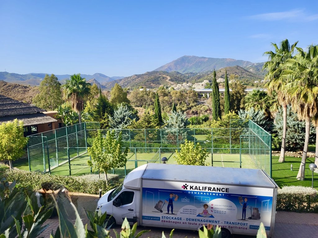 Camion Kalifrance lors d'un déménagement dans le Sud