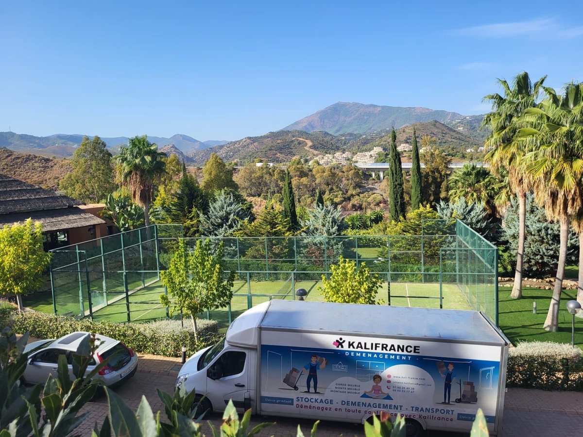 Camion de déménagement Kalifrance dans le sud de la France